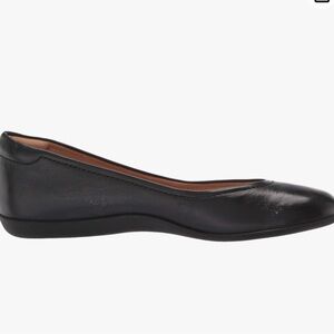 Naturalizer Black ballet flat